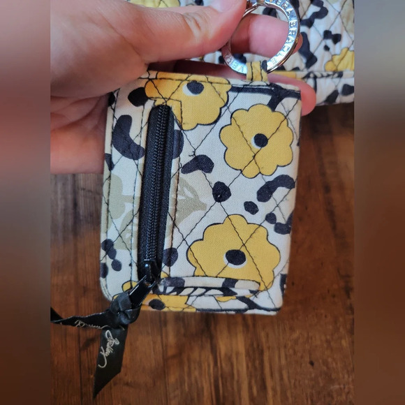 Vera Bradley Quilted Crossbody Purse with Matching Keychain Wallet - Picture 10 of 14